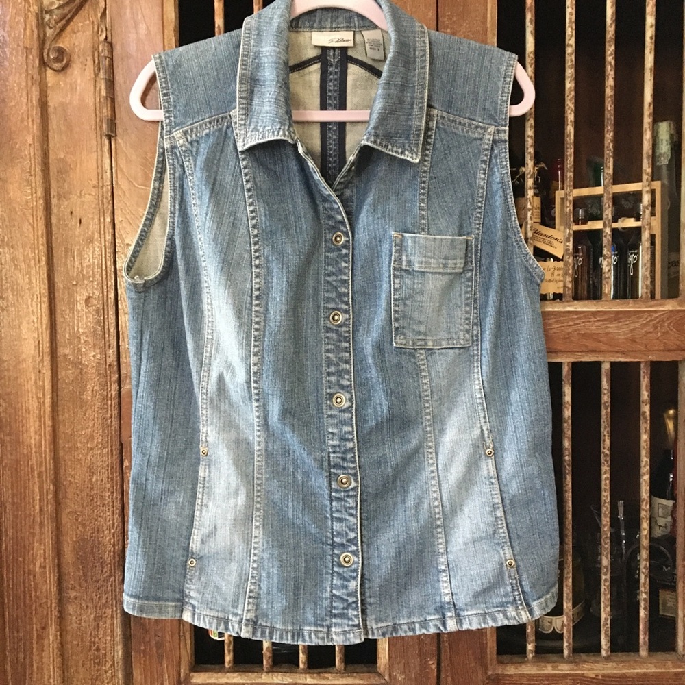 🌞Chico’s Platinum Jean Denim Vest Size 3 EUC💙